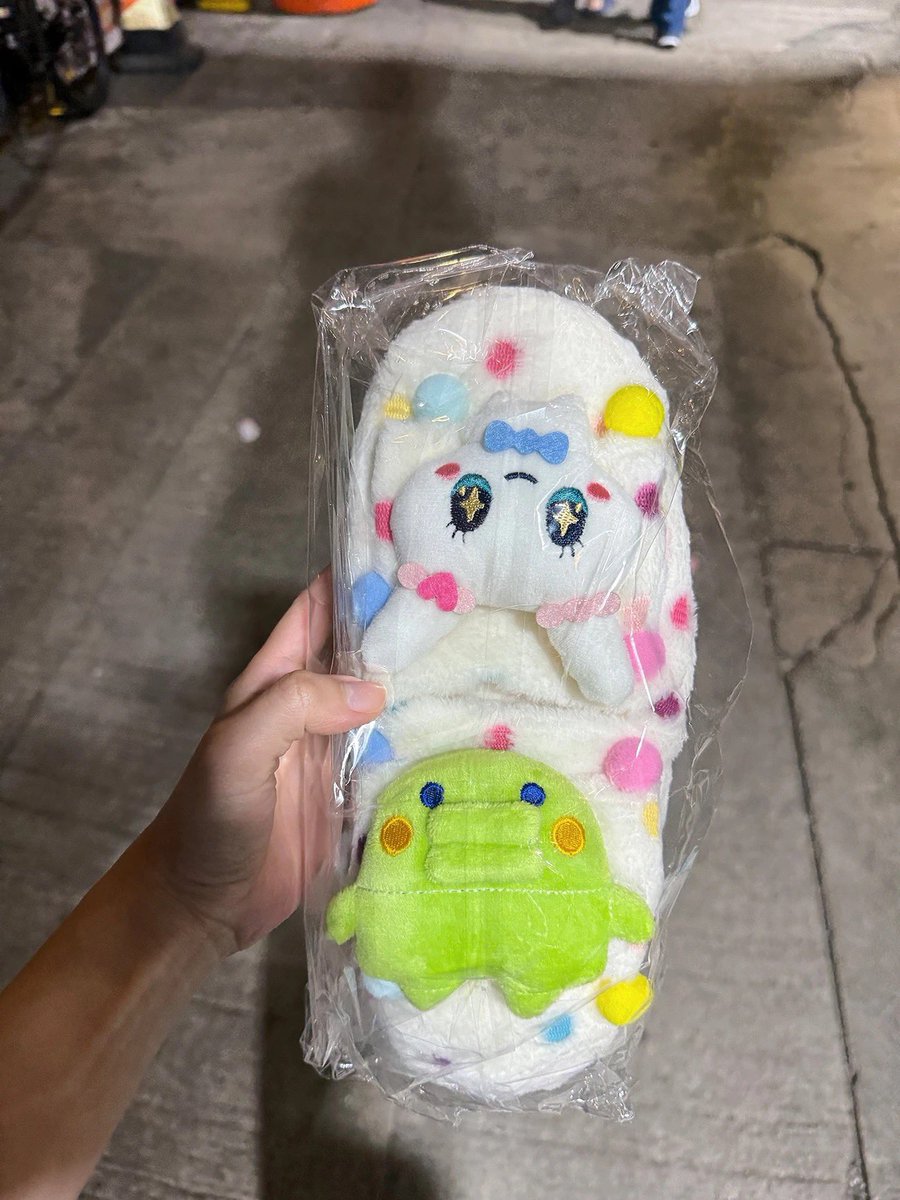 🍮 pre - รองเท้าสลิปเปอร์ tamagotchi 💘
น่ารักมากๆเลยค่า มีแบบลายละข้างด้วยถูกใจคนเลือกลายมะได้สุดๆ ✨

🌈 size : 36-41 cm
ราคาคู่ละ 350฿‼️ ( มัดจำ 150- )
📬 j&amp;t 40฿  

สนใจเดมมาได้เลยค่า  
สินค้าพรีรอของ3-4วีค🤍