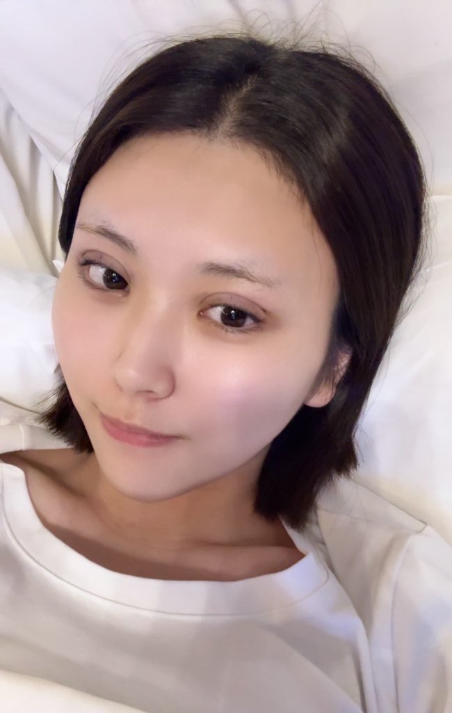 この目でのそのそ帰ったんだけどそりゃ二重やったのバレるだろ
涙袋より幅広い