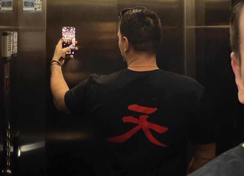 sete_kitt's tweet photo. https://t.co/qsVBsZyWOI ¡Apuntaos! 🖍️Esta noche tenemos el mensual (Abril 2026) de @2XBCN de Super Street Fighter II X

A las 22:00 en vuestro canal desértico de confianza: 
https://t.co/94XJrOaiR2
https://t.co/cAehx3F8JE
https://t.co/6qgmIlXNzP

¡Hay premio! (Figura + Camiseta) https://t.co/3hYoYuQXz0