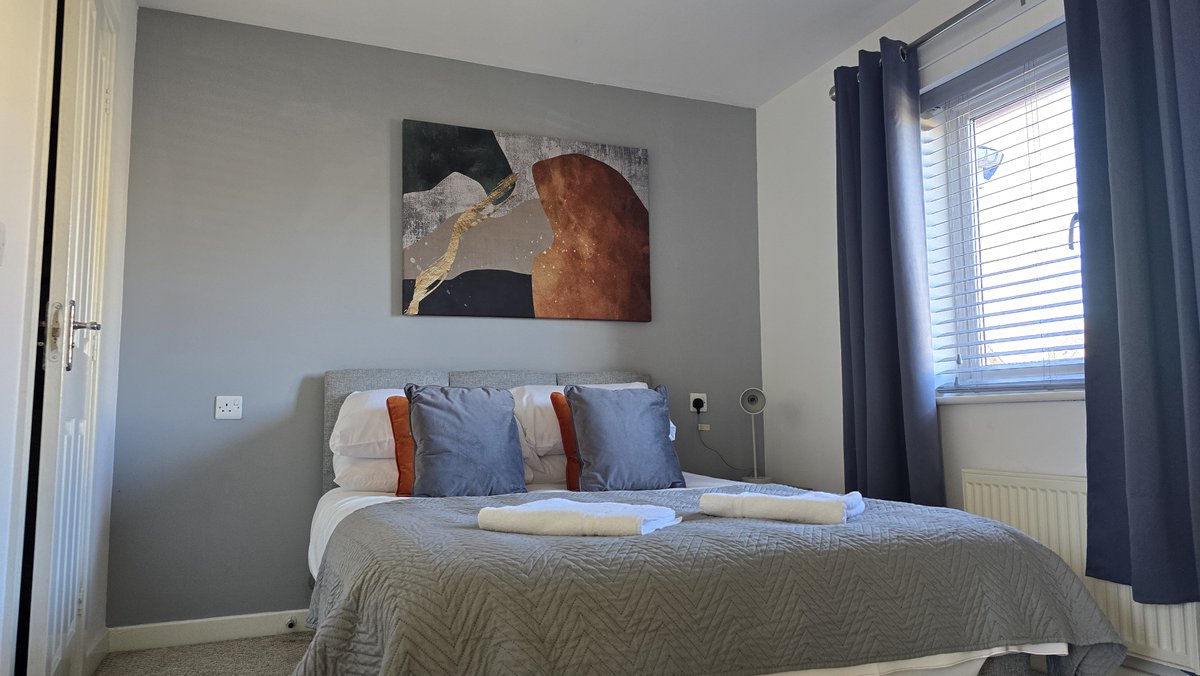 NorthEastSA's tweet image. Need a place to stay in #Middlesbrough? 3-bed house cheaper than a Hotel. Tesco, Asda, Aldi, Lidl, Morrisons all within 10 mins. 250Mbps Wifi. bit.ly/MH_BC #AirBnB #Teesside #North #boro #NorthEast