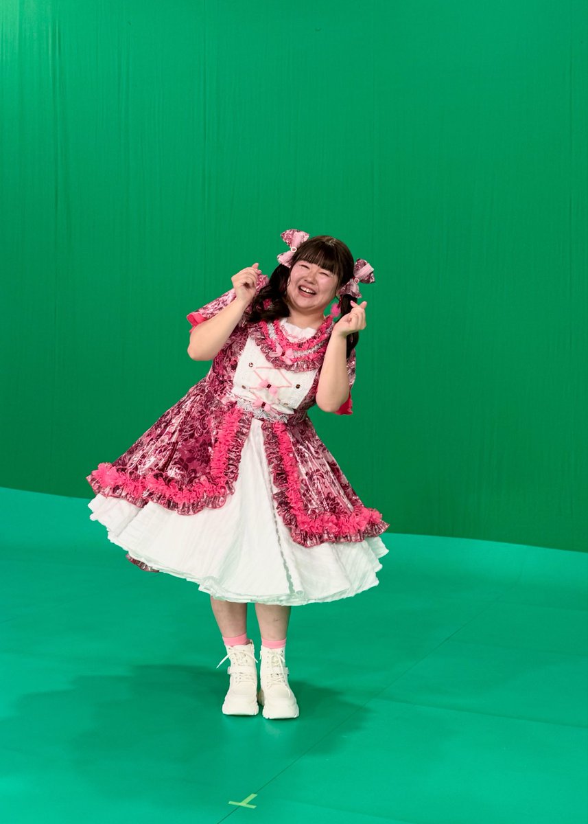 やす子 tweet media