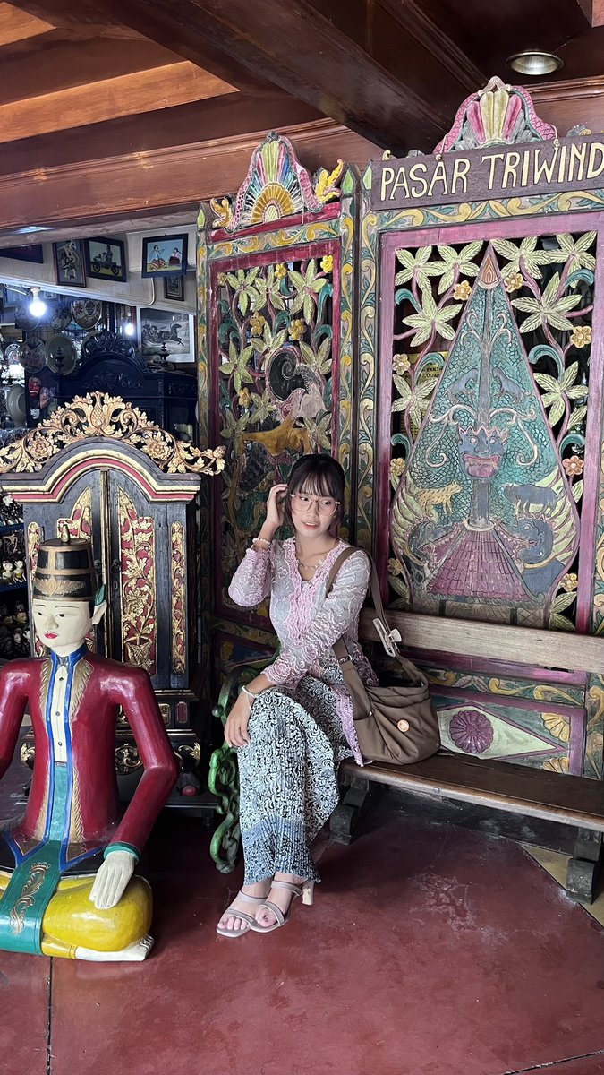 ini_alyak's tweet photo. kartini gen z = kartini minus😓 https://t.co/BL3s2hIaRG