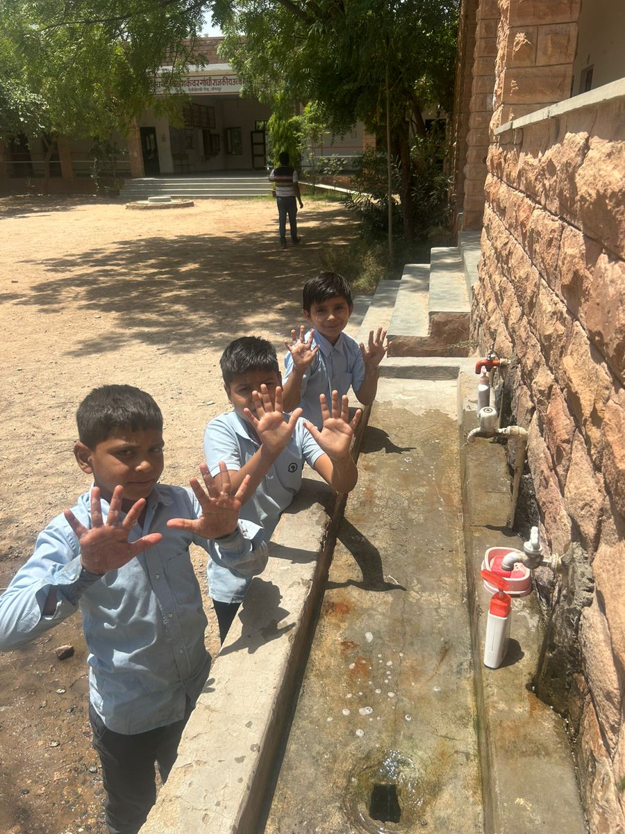 JodhpurMC_'s tweet image. स्वच्छता के प्रति जागरूक बचपन ||

नगर निगम जोधपुर और 92.7 BIG FM  द्वारा विद्यालयों में #MeraSwachhJodhpur अभियान के अंतर्गत बच्चों को #HandWashing की #Swachhadat के प्रति जागरूक किया गया |    #SwachhBharat 

@narendramodi | @PMOIndia |  @RajCMO @BhajanlalBjp | @mlkhattar