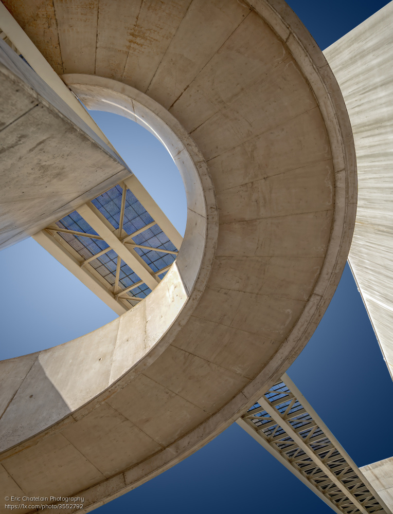 1x_com's tweet image. 'Ponte pedonal do Museu Nacional dos Coches - Lisboa (Portugal) by Eric Chatelain Photography.
1x.com/photo/3552792/… #architecturephotography #abstractart #facade #bridge #pedestrian #museum #Lisboa #Portugal