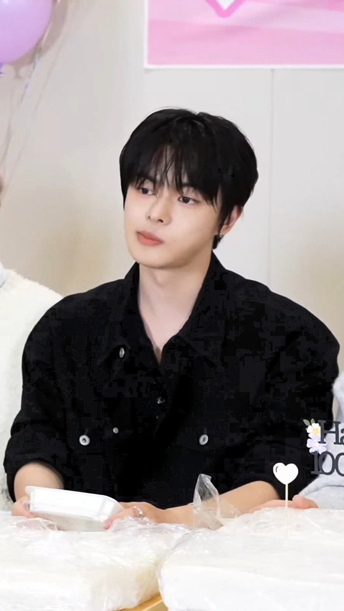 posie𝜗ৎ tweet media