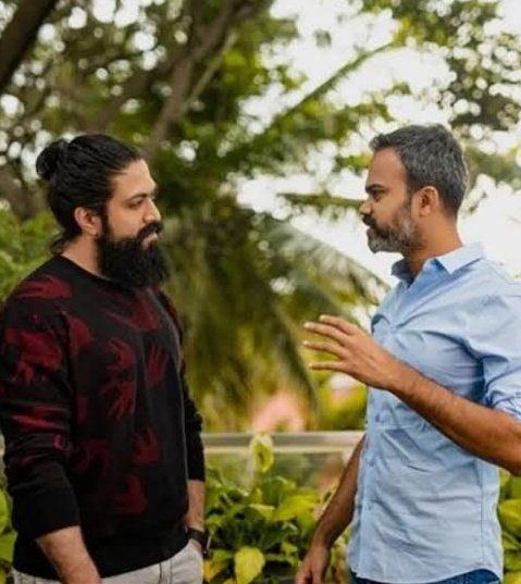 newottupdates's tweet photo. Rocking Star #Yash about #KGFChapter3:
“We aren’t planning anything soon because I have #ToxicTheMovie, #RamayanaPart1, #RamayanaPart2. Me and Director #PrashanthNeel will keep talking. We need to come up with the right script and then we’ll definitely make it happen🤝💯" https://t.co/SlHKL88OV7