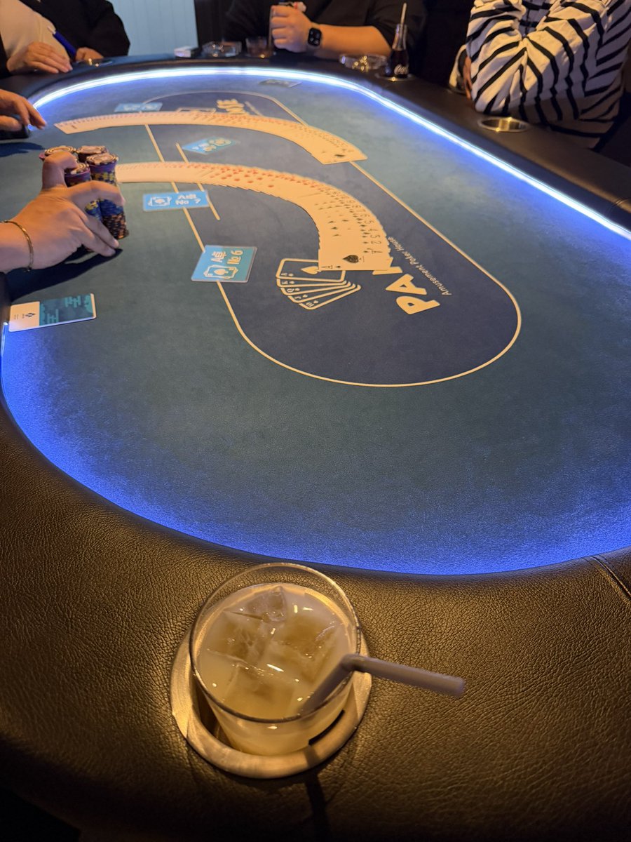 れーじ tweet media