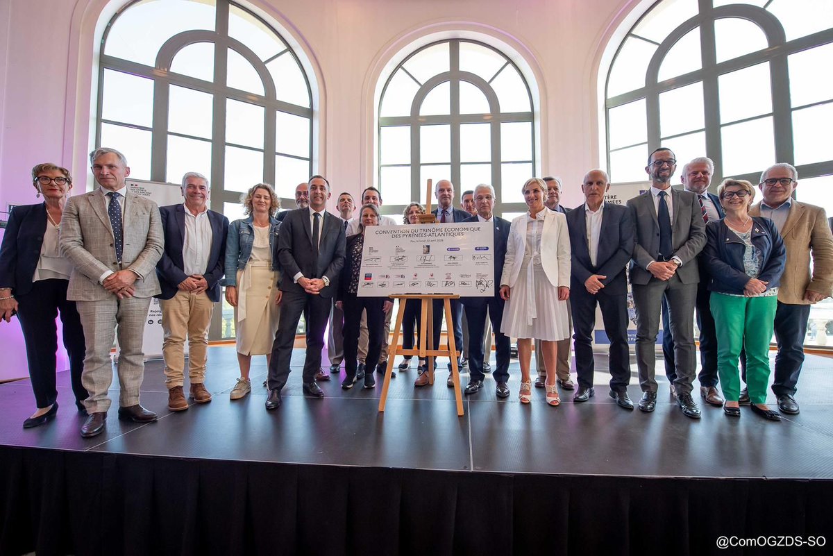 Prefet64's tweet image. #Defense | 900 postes à pourvoir dans les industries locales qui produisent des équipements militaires. Pourquoi pas vous ?

À l’occasion de la semaine des métiers de l’industrie de défense, signature de la convention du trinôme économique entre les Armées, l’association des