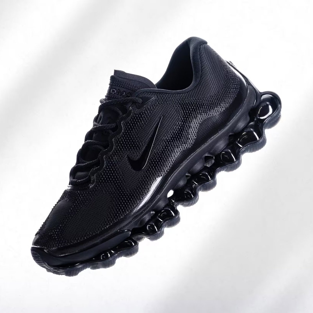 fullress's tweet image. 【2026年 4/30 発売】
NIKE AIR LIQUID MAX "Triple Black" (ナイキ エア リキッド マックス "トリプルブラック") [IQ7634-003]

・atmos web抽選 4/22 9:00~4/28 8:59

fullress.com/nike-air-liqui…