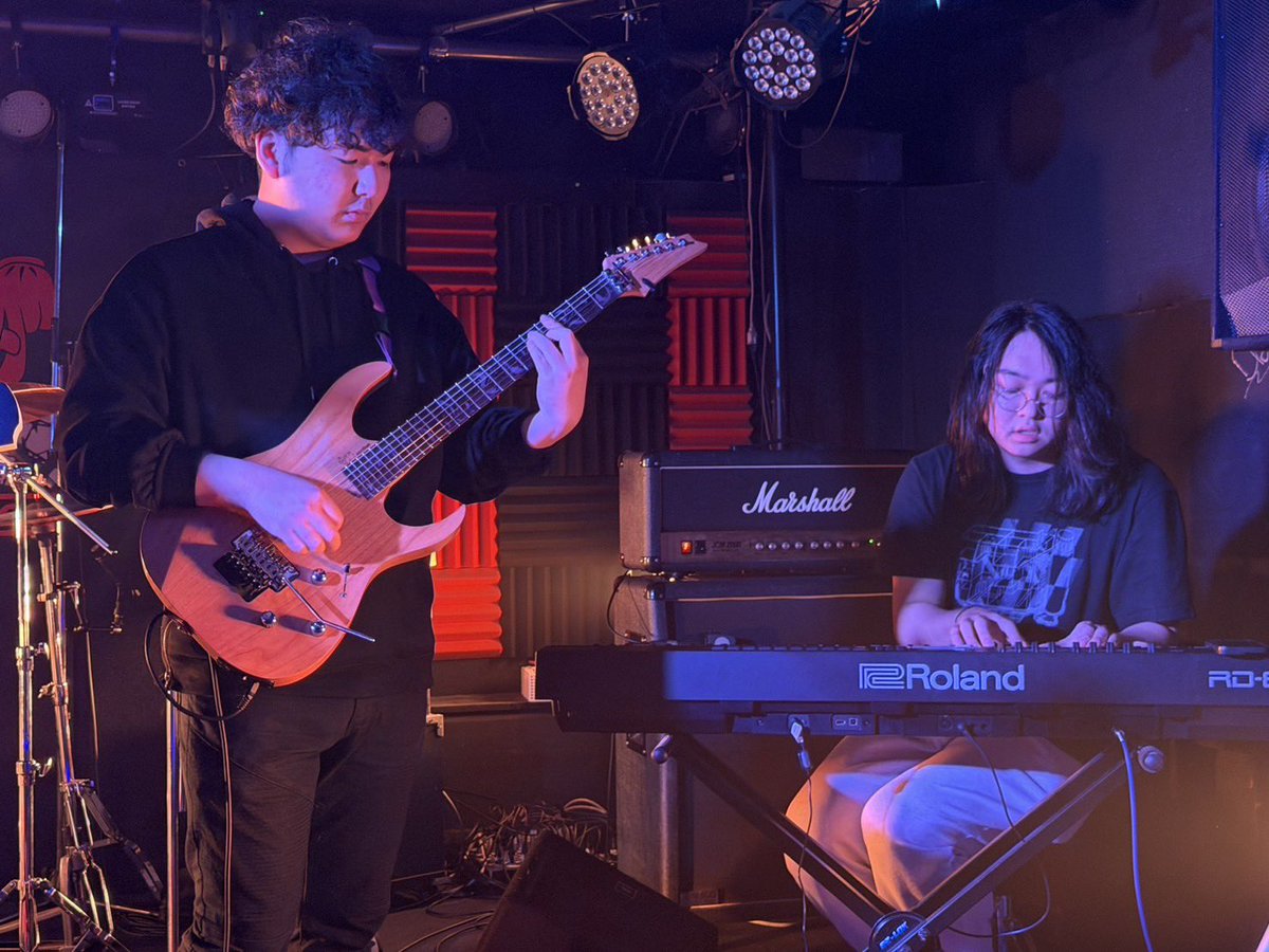 BACKTHEKID's tweet photo. LIP STROKE NIGHT vol.2ありがとう🔥

新体制フルメンバー
初アコースティック、正直挑戦だったけど
あの景色で全部報われた！

最高だった。本当にありがとう。

shurieさん誘ってくれて感謝🙏

次は5/3 LOUD AFFECTION  
バンドでぶちかます🔥

#BACKTHEKID https://t.co/zTyHUs9knm