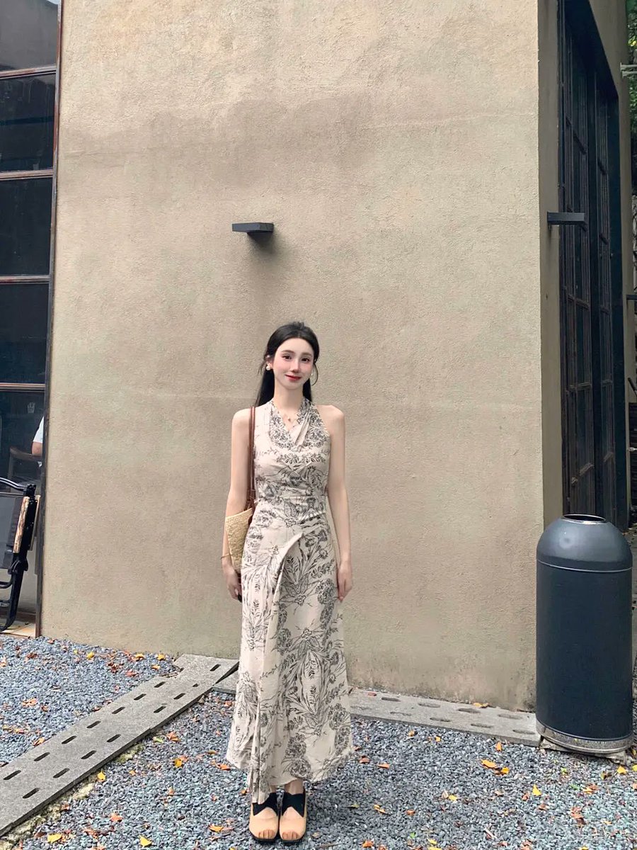 luna_treat's tweet image. 小个子姐妹们冲！这件复古印花连衣裙直接把身高焦虑秒杀～
#气质穿搭#小个子穿搭  #VintageDress #OOTD