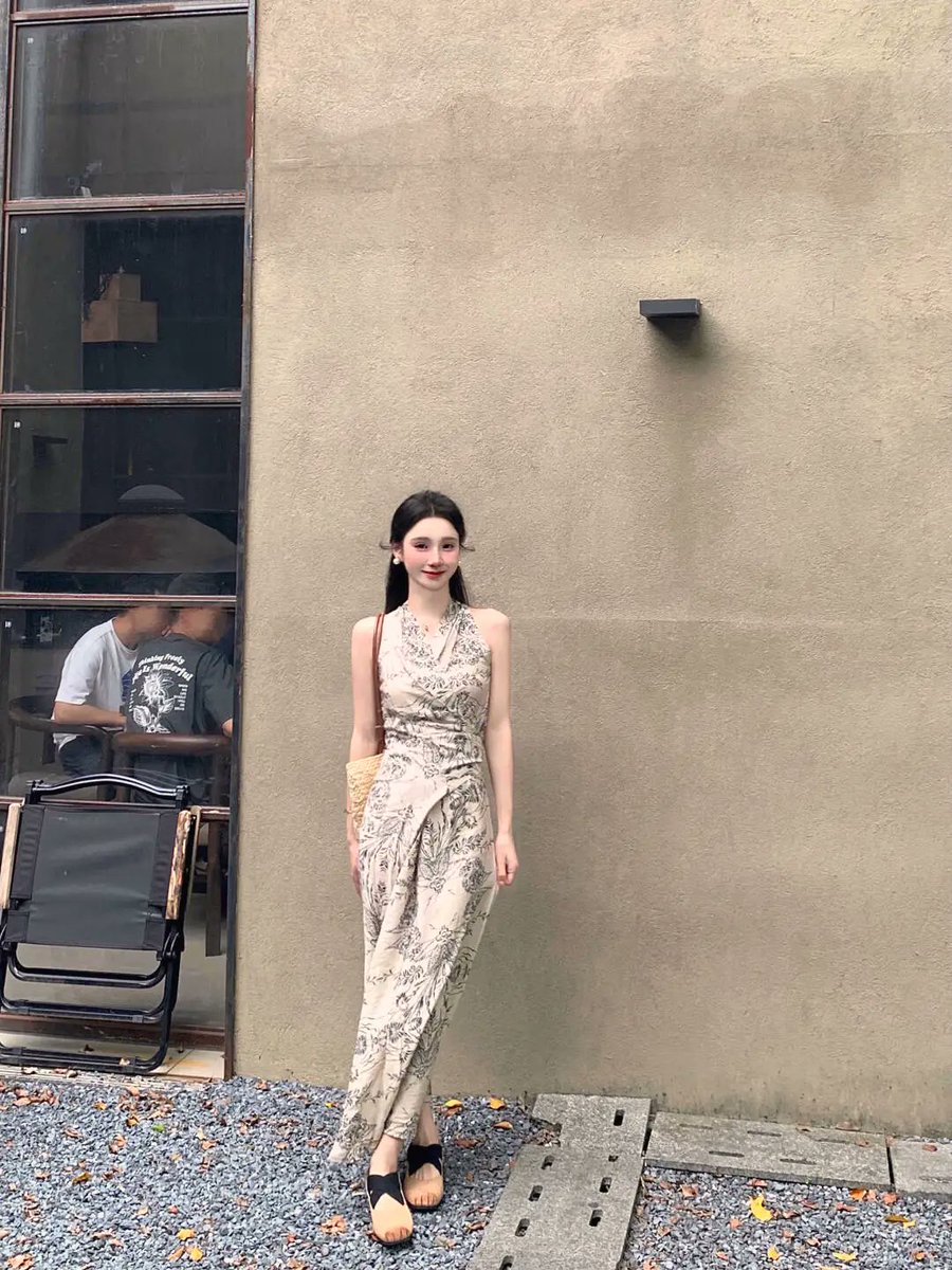 luna_treat's tweet image. 小个子姐妹们冲！这件复古印花连衣裙直接把身高焦虑秒杀～
#气质穿搭#小个子穿搭  #VintageDress #OOTD