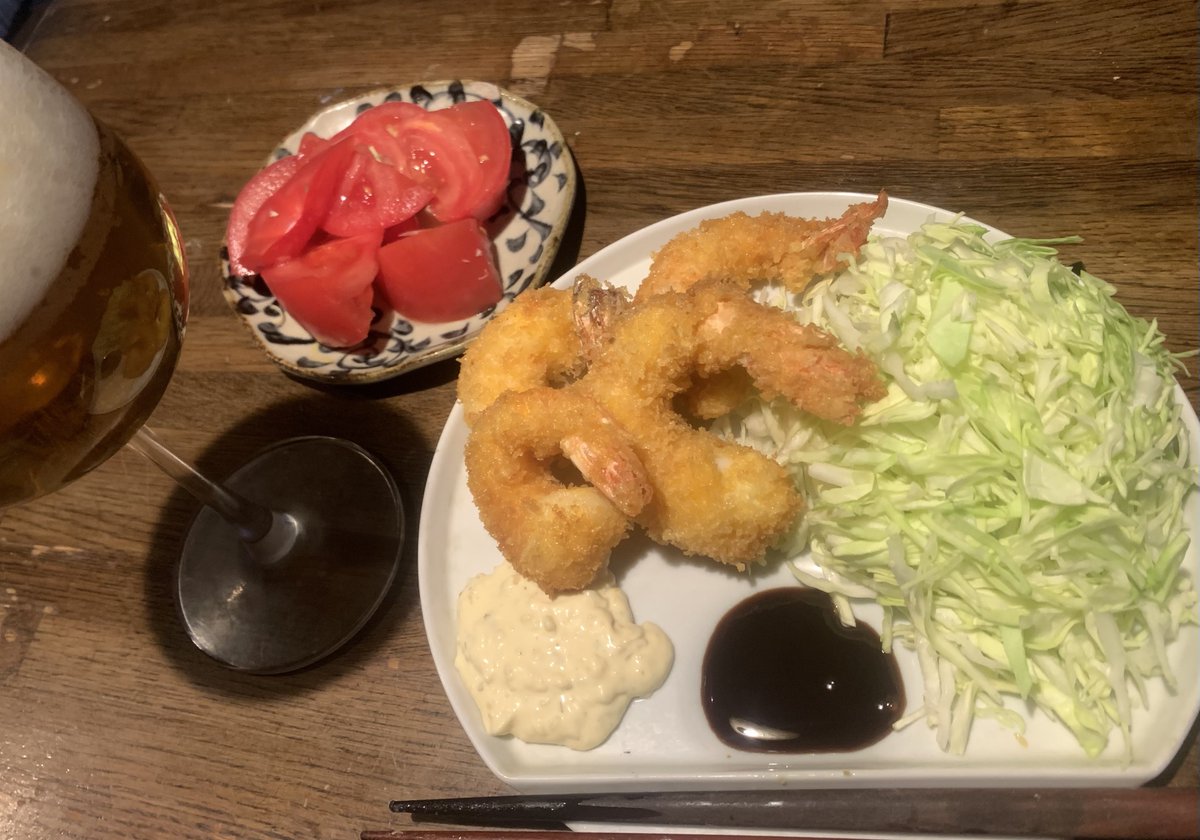 本日のメインイベント
自宅揚げエビフライ🍤
最近は揚げ物をしない母親が
増えてるそうだ
嘆かわしいことであるよ😹
お父さんが揚げなされ