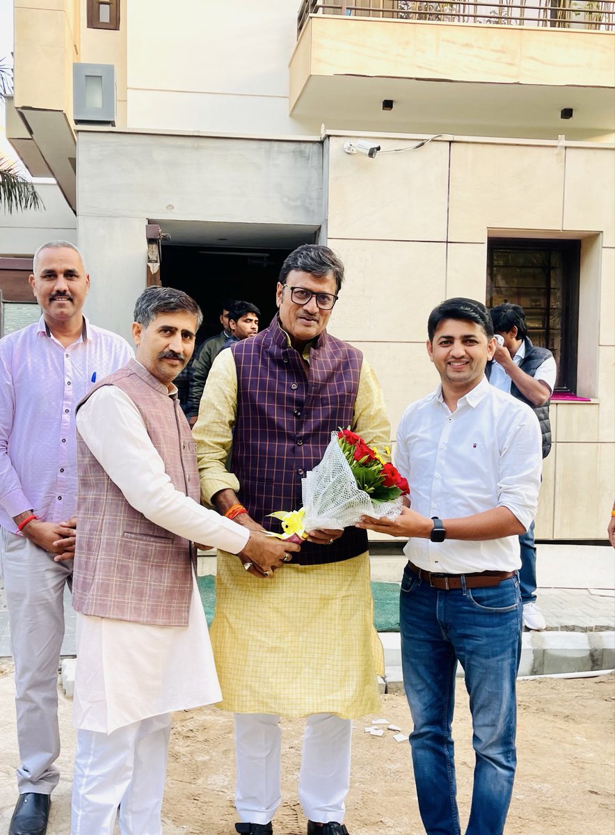 भारतीय जनता पार्टी के वरिष्ठ नेता एवं पूर्व नेता प्रतिपक्ष आदरणीय श्री राजेंद्र राठौड़ जी 
को जन्मदिन की हार्दिक शुभकामनाएँ।
आपका समर्पित नेतृत्व, जनसेवा के प्रति आपका अटूट विश्वास और समाज के प्रति आपकी निष्ठा हम सभी के लिए प्रेरणास्रोत है।

<a href="/Rajendra4BJP/">Rajendra Rathore</a>