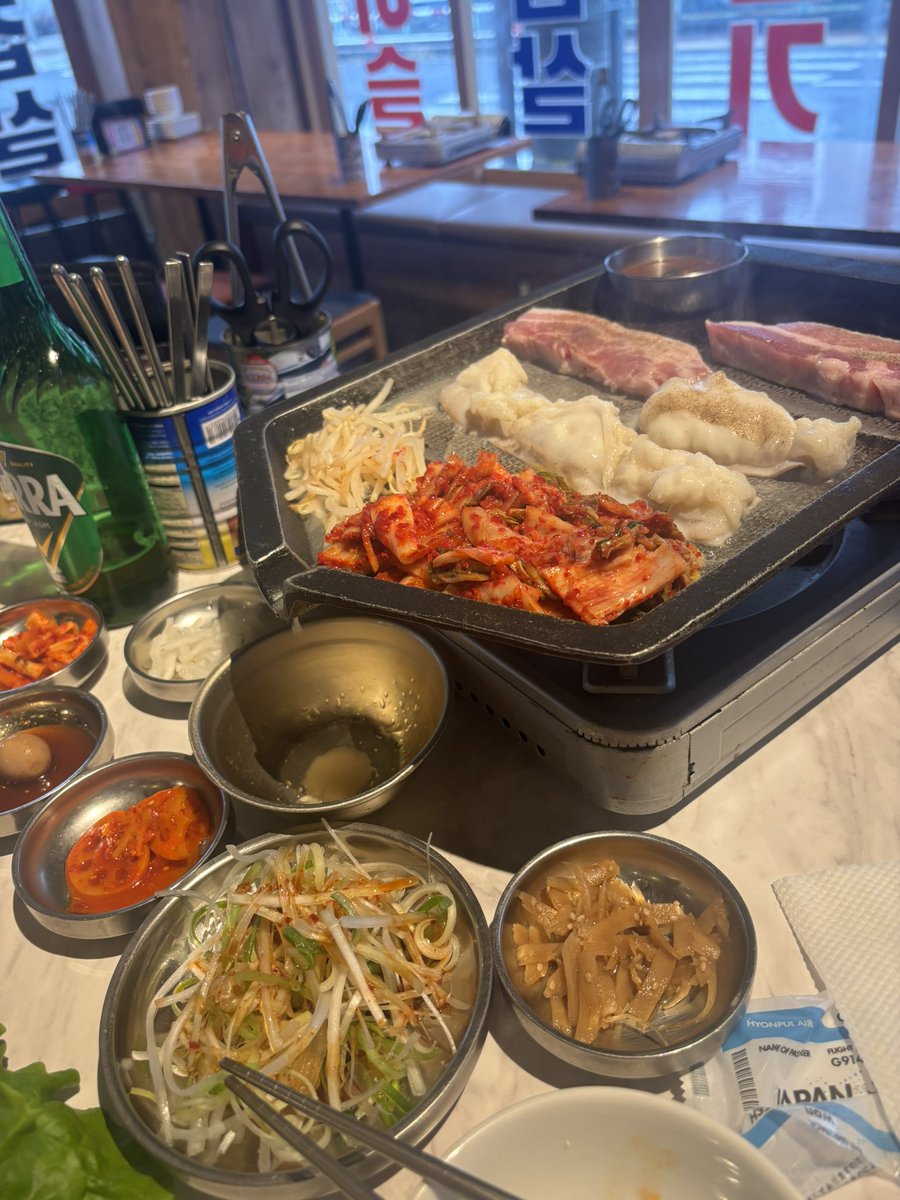 こんにちは☀️
#ミモザ西条店 です🌼

先日いただいた #サムギョプサル🥬🥩
私は久々のサムジャンにずーっと歓喜してました🥹🙌🏻

最近久しくサムジャンに出会ってませんでしたが学生時代はわざわざサムジャンをスーパーで買うぐらい好きだったことを思いだしました😂