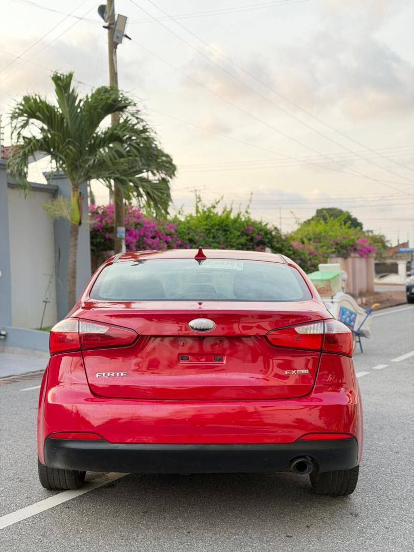 Splurg_El's tweet photo. 2014 Kia Forte EX

GHS 120K negotiable https://t.co/buqXkglSmJ