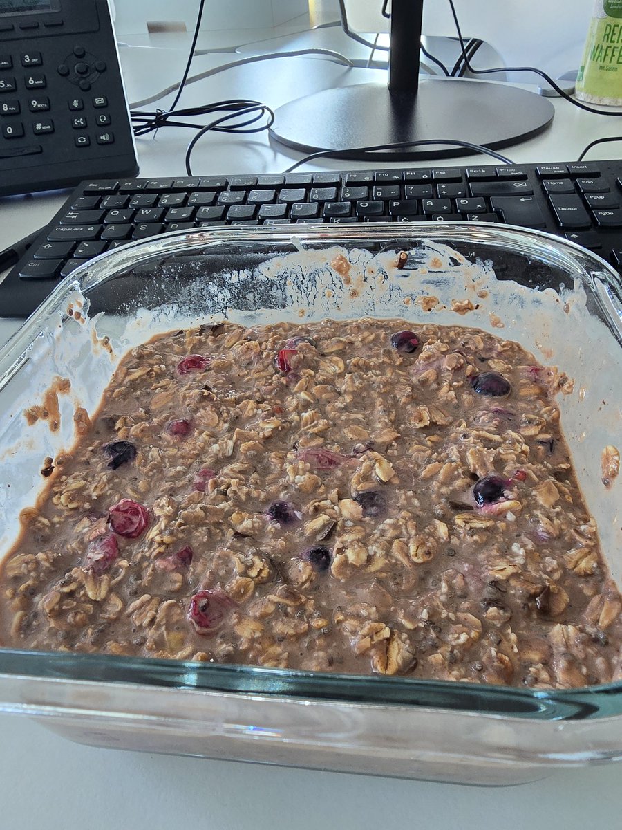 BleackyAirdrops's tweet image. Healty and fitness 💪food series with crypto lifestyle

Oats, Water, dark chocolate, whey, forest fruit, chia seeds, Greek style yogurt

Macros below 👇

Breakfast

#Food #Fitness #gym #Healthy #cook #cooking #chef #fit #nft

Shotout to @Lilstarrrs on @monad $MON