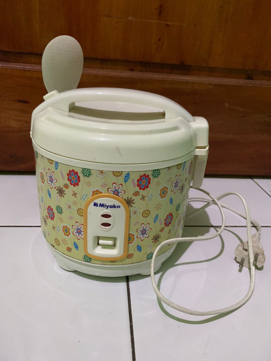 arnvp25's tweet photo. @unicefess masih bagus bgt, dijual krn dh lulus, 170k nego https://t.co/H5SdxO5vti