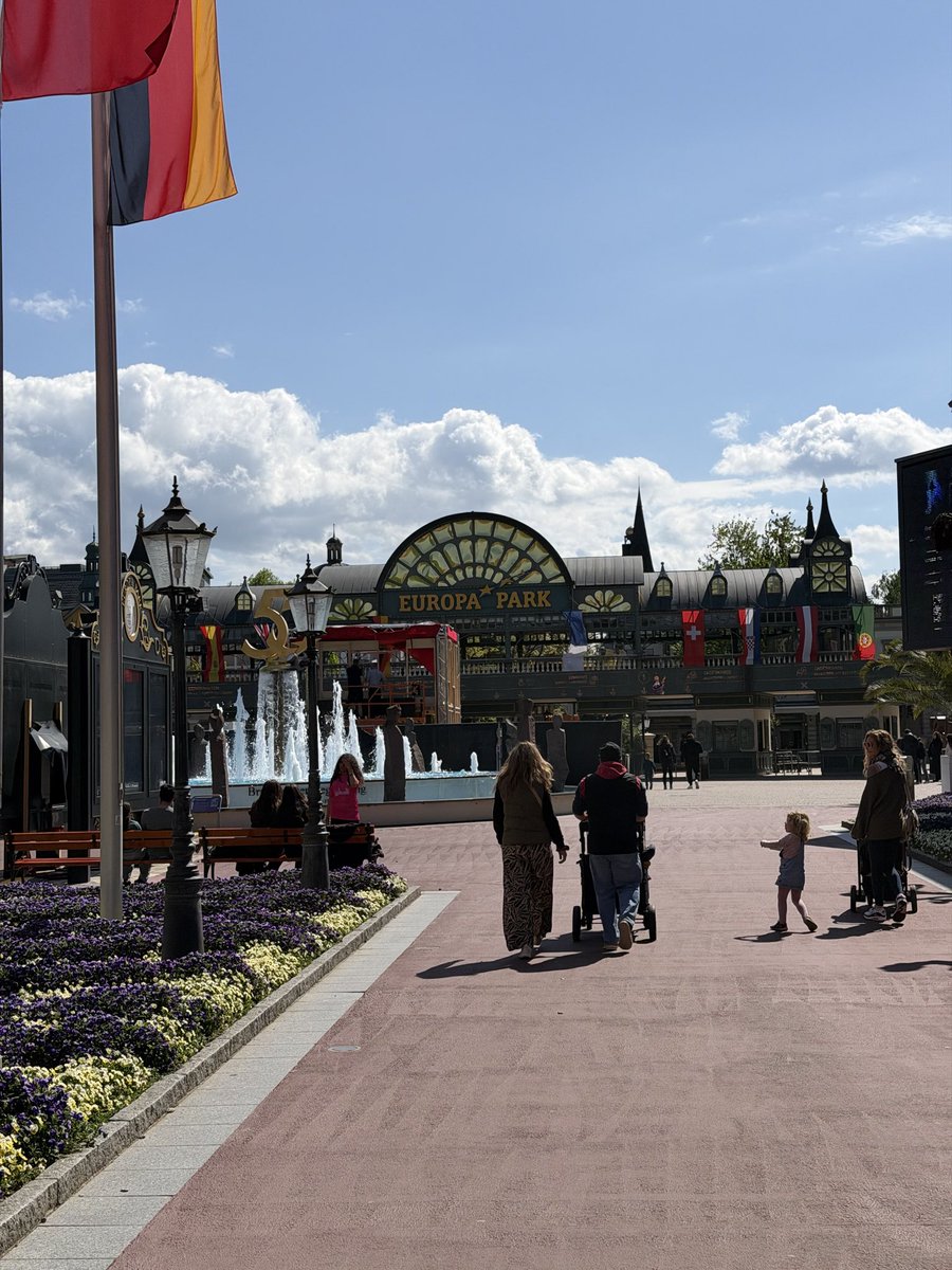 Maxikingfn tweet media