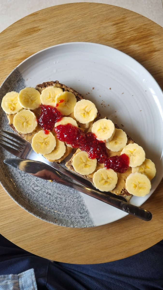 NickysKitchen24's tweet photo. Breakfast in Malaga, sourdough toasted, peanut butter, banana and some raspberry jam. Yummy 😋 https://t.co/vWpYDSz5AZ