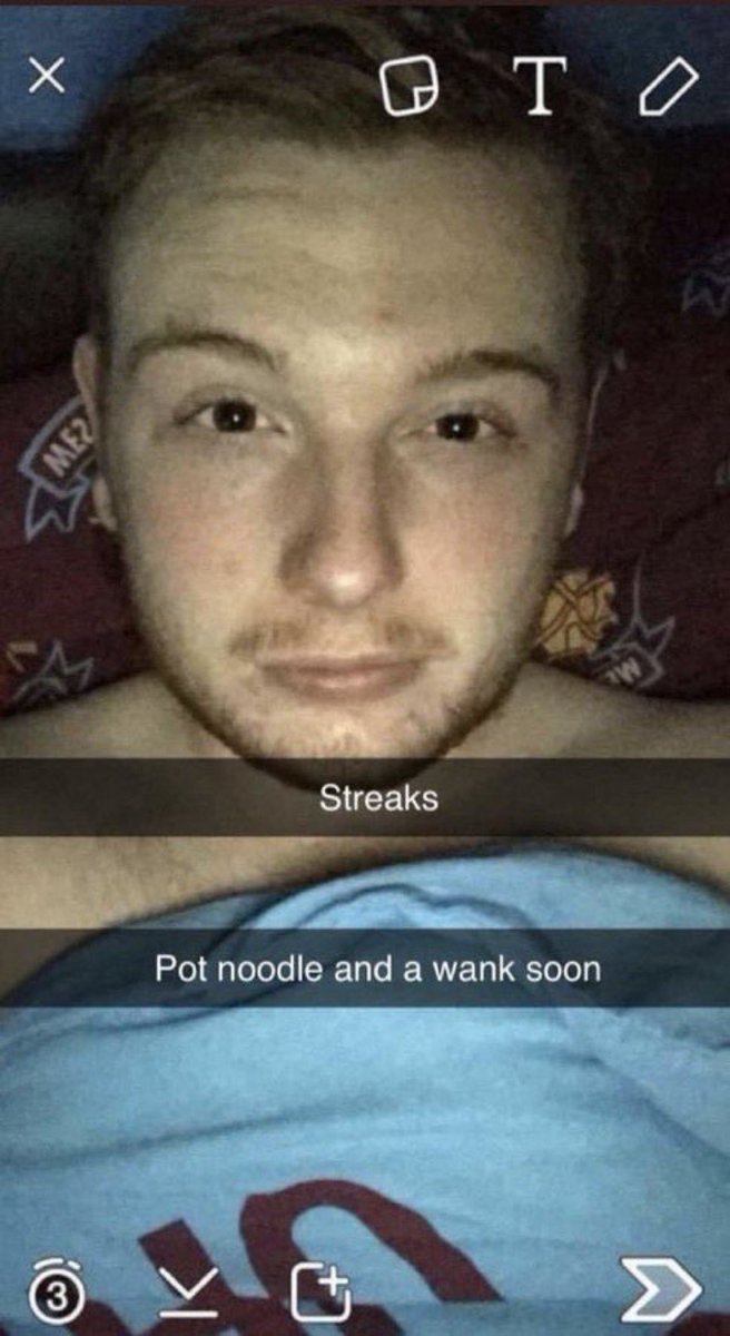 RBezza17 tweet media