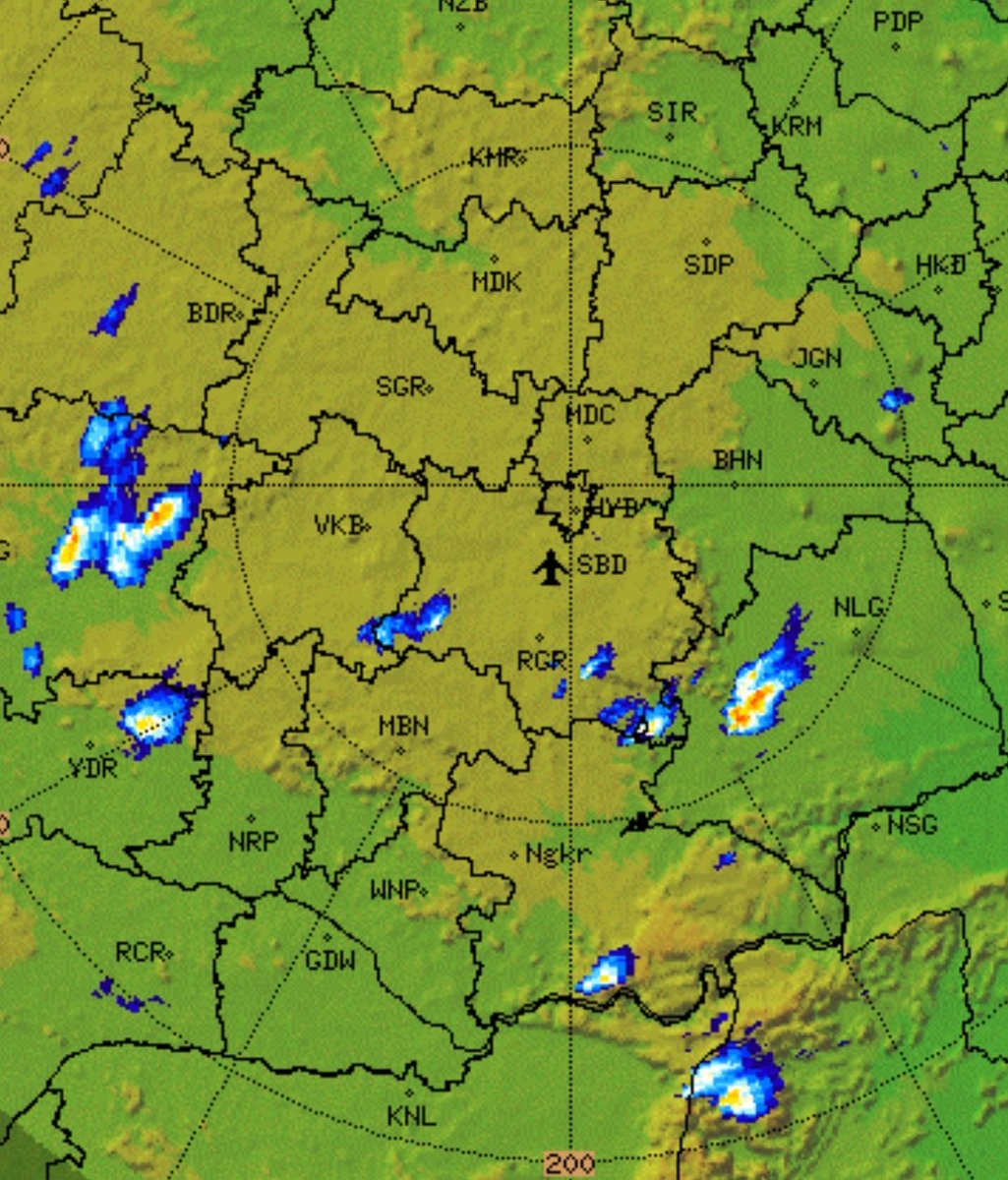 Hyderabadrains's tweet image. #21APRIL 3:20PM⚠️

Thunderstorms have Started in #Telangana 

South Telangana gets Activated 💥,Parts of (Vikarabad, Rangareddy, Mahabubnagar, Nalgonda, Nagar Kurnool, Narayanpet) will see Scattered Intense Thunderstorms.

#Hyderabad will experience cloudy skies due to nearby