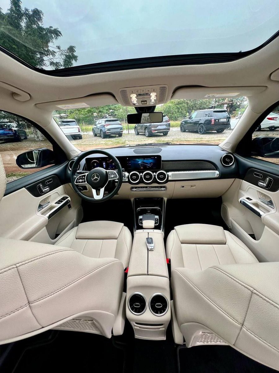 Splurg_El's tweet photo. 2020 Mercedes Benz GLB250 4matic..GHS 500K . NEGOTIABLE https://t.co/gr50g49Q6w