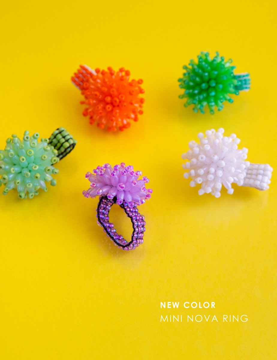 designsix's tweet photo. ブランドを代表する人気アイテム、MINI NOVA RINGに新色が登場🌟
手元をぱっと華やかに彩る5色が加わりました。

ほどよいボリューム感で、ひとつ身につけるだけで気分が明るくなるようなリングです。

ご自身用にはもちろん、ギフトにもおすすめです♪

▼購入ページ
https://t.co/LgG841wwdN https://t.co/lOFfP4enbF