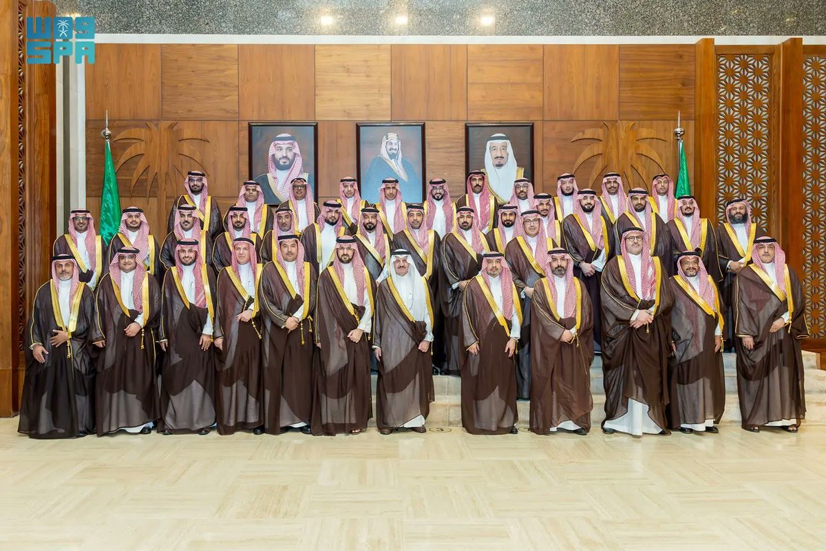 SPAregions's tweet photo. أمير الشرقية يستقبل المشرف العام على الإدارة العامة للخدمات الطبية بوزارة الداخلية ومنسوبي مستشفى قوى الأمن.
https://t.co/6o0VqxMQdI
#واس https://t.co/FgNvAV7plO