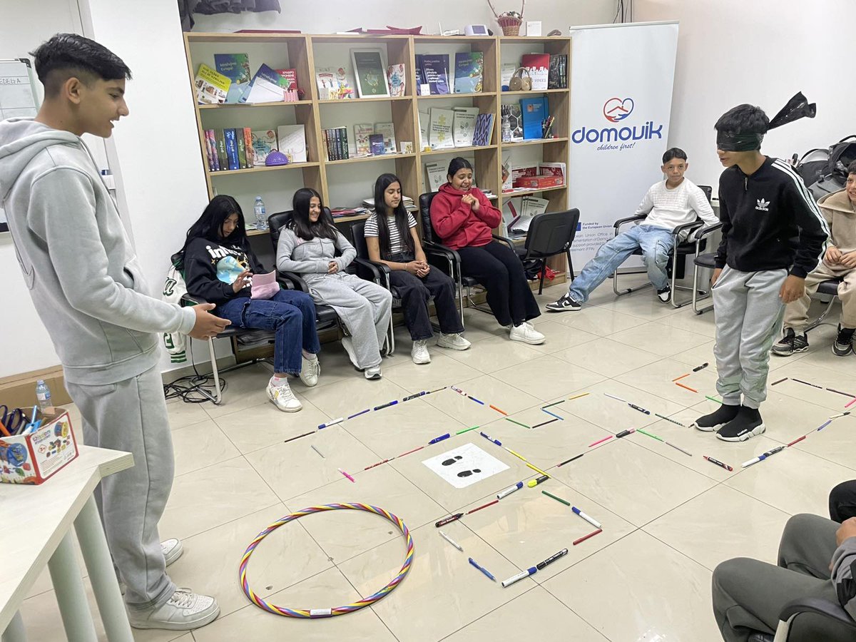 NGODomovik's tweet photo. ❗Youth who believe more in themselves ✨

💬 We have completed a series of 6 workshops with students from the RAE community.
Participants learned how to:
✔️ better recognize their interests and potential
✔️ define their goals 
✔️ strengthen their self-confidence and skills https://t.co/ZUEzxMAgTs