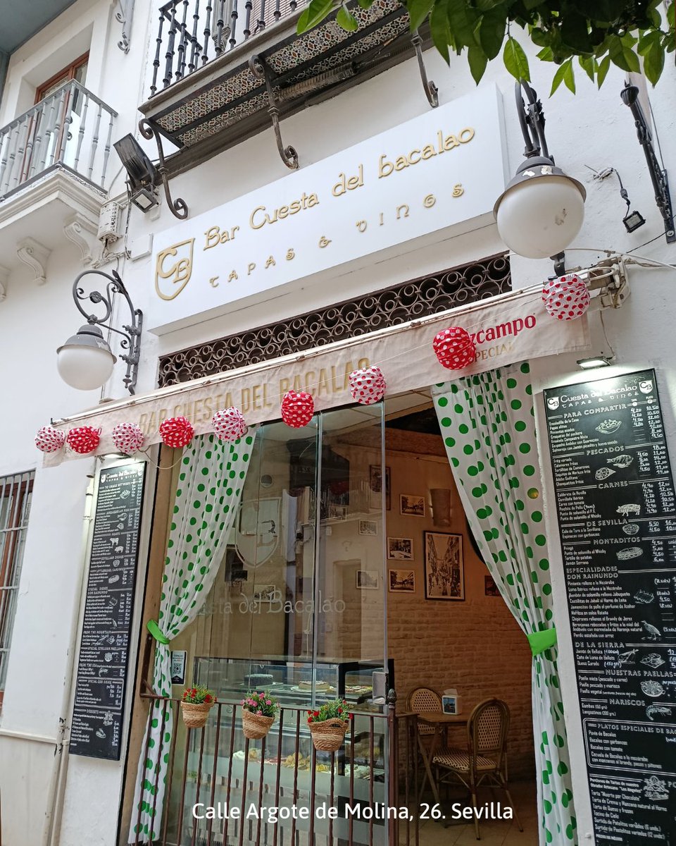 grupodraimundo's tweet photo. 💃🕺Esta Feria déjate conquistar por una increíble variedad de tapas andaluzas: sabor auténtico, tradición y ese toque especial que solo se encuentra aquí .

📍Pásate, brinda y disfruta de Sevilla como nunca.

#FeriaDeAbril #Sevilla #TapasAndaluzas #BarCuestaDelBacalao https://t.co/EstWrPYdBF