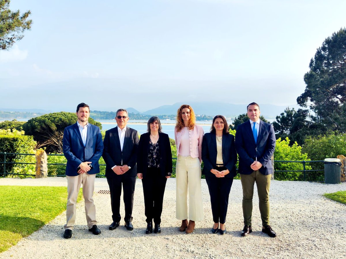 IEOoceanografia's tweet photo. Santander se convierte en el epicentro de la pesca artesanal con la apertura del I Congreso Ibérico de Pesquerías Artesanales #CIPA26 🎣

​Nuestra directora, Rosa Figueroa, destaca: "Es una gran oportunidad para unir ciencia, sector y administraciones". https://t.co/BfGXfNnCKw