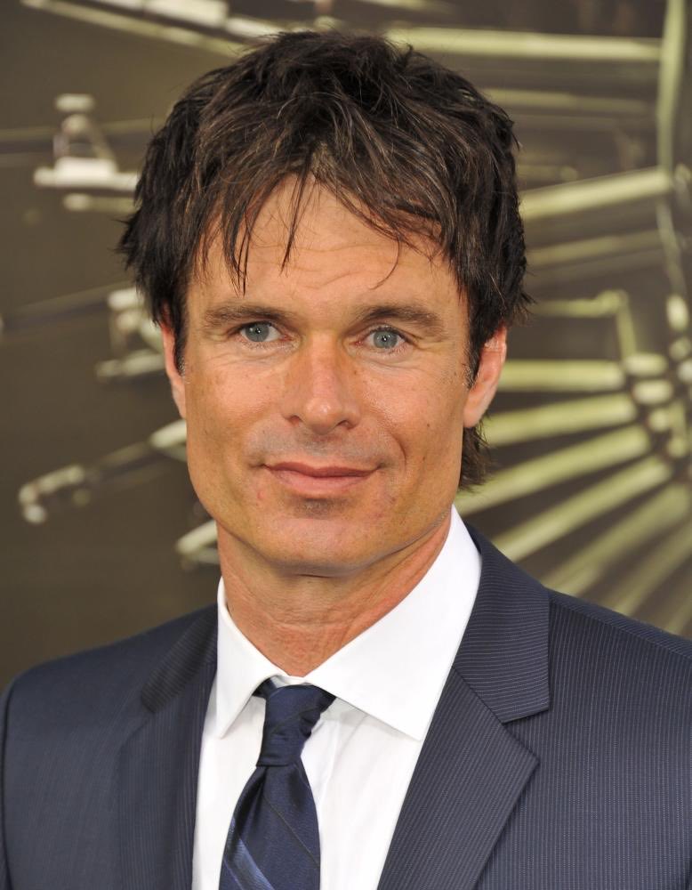 Brian_Peel's tweet image. Devastating news to hear of Patrick Muldoon’s sudden passing. Always so generous with his time, he will be sadly missed by many including the legions of Austin Reed fans on #Days. RIP @MuldoonPatrick 😢 🕊️🤍 1968-2026 

#PatrickMuldoon #DaysOfOurLives #MelrosePlace