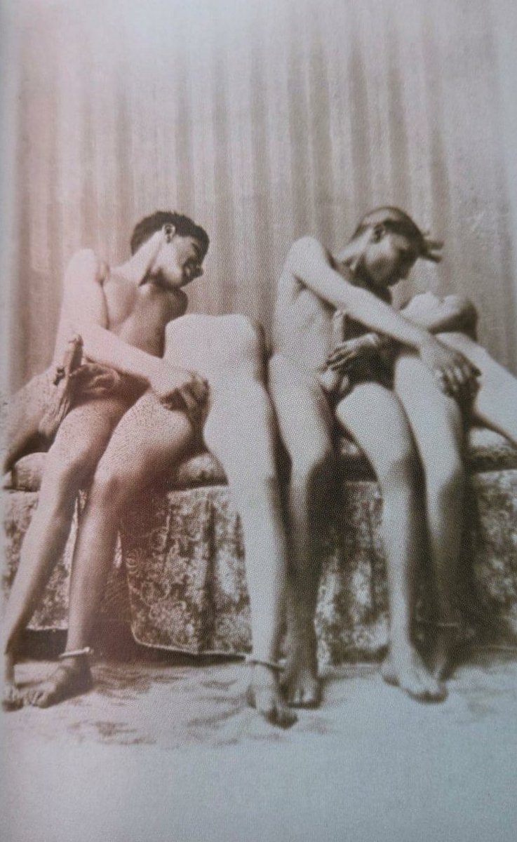 LazaarSan's tweet photo. Les photographes se précipitaient pour se rendre en Algérie, car ils y ont capturé, pour la première fois dans l’histoire, des images à caractère pornographique.
1870–1960. https://t.co/kjf0qDHeGi