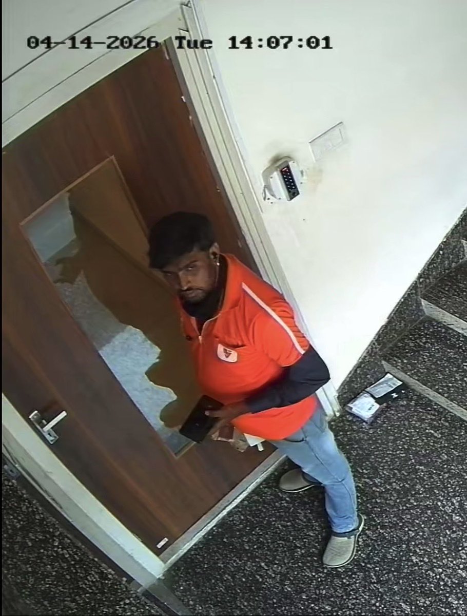 Anand_sharma77's tweet image. Hey @Swiggy, your delivery agent came to our premises to deliver one order, but while leaving, he robbed another parcel kept on our staircase

No help even after sending mail to grievance team
@SwiggyCares 

@zomato wud have helped but Swiggy seems to be operating blind. #swiggy