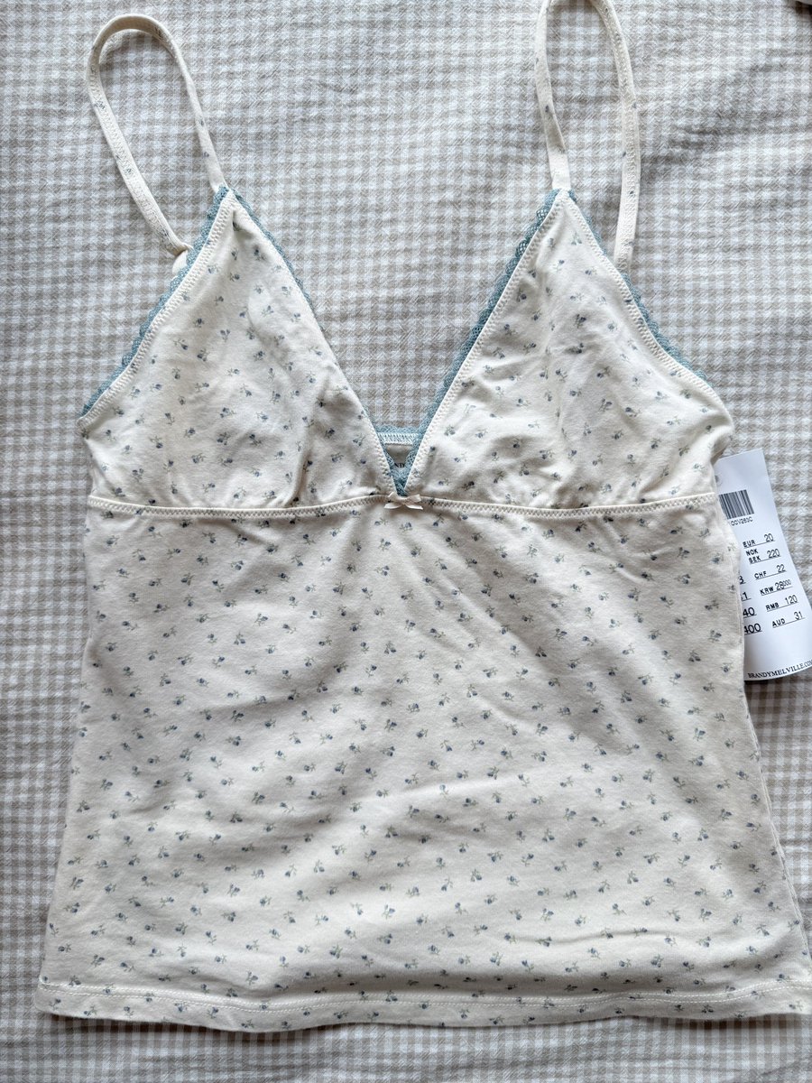 sweetlyselect's tweet photo. [พร้อมส่ง] Brandy Melville ♥️
ของใหม่แท้จากช็อป 100% ค่ะ
ซ้ายบน 690฿ ขวาบน 750฿
ซ้ายล่าง 890฿ ขวาล่าง 990฿
ราคารวมส่งแล้วทักตัว ‼️

สนใจตัวไหน DM มาได้เลยค่ะ <3

#brandymelvilleth #brandymelvillethailand #brandyพร้อมส่ง #brandymelvilleพร้อมส่ง #รับหิ้วbrandy #สวีทลี่พร้อมส่ง https://t.co/CGIWWpZ0c5