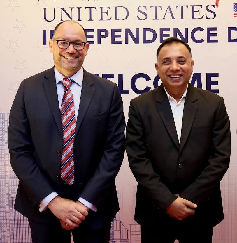 probirbidhan's tweet image. গিরগিটি জিল্লুর রহমানঃ ১/১১ সরকারের পর ২০২৪-এ আবার। এখন পুরস্কার পাচ্ছে৷ #deepstate #BangladeshCrisis