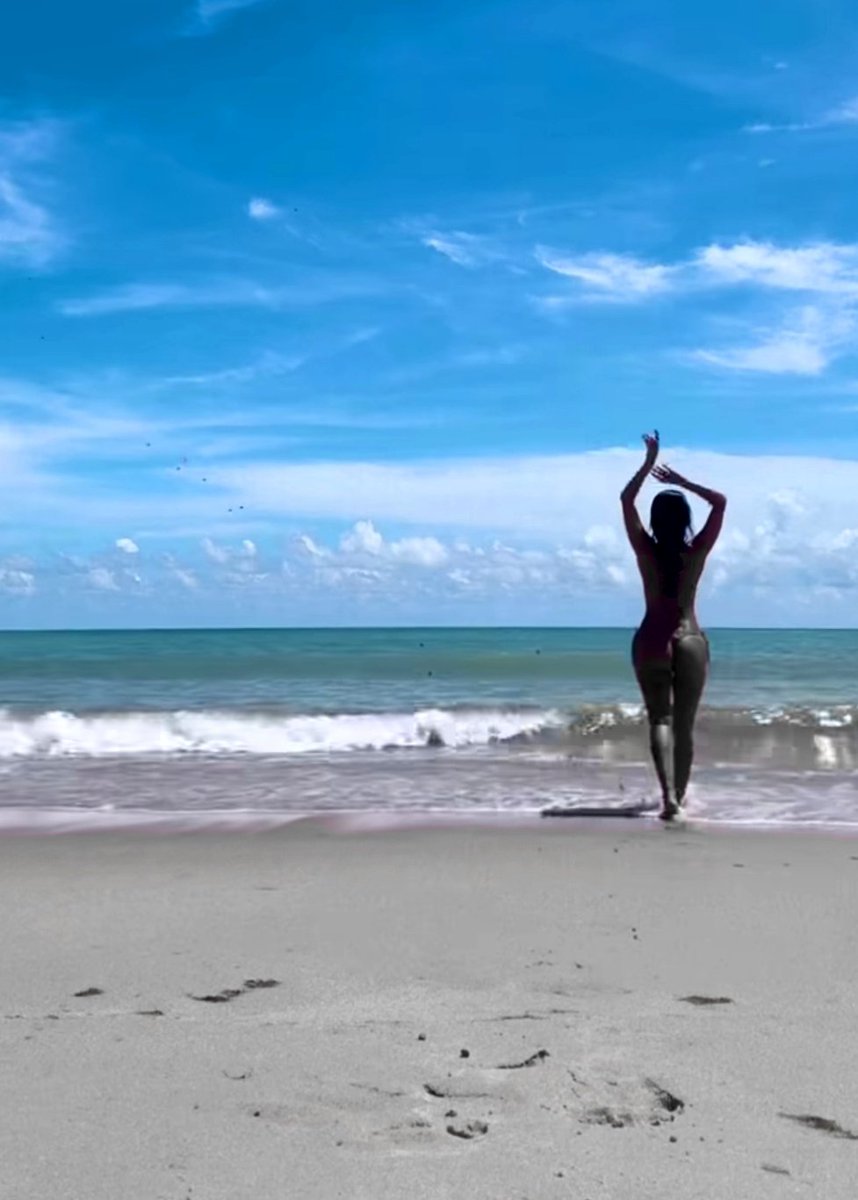 Qué bella mi Tenerife... 
Qué hermosa, mi Diosa tinerfeña...