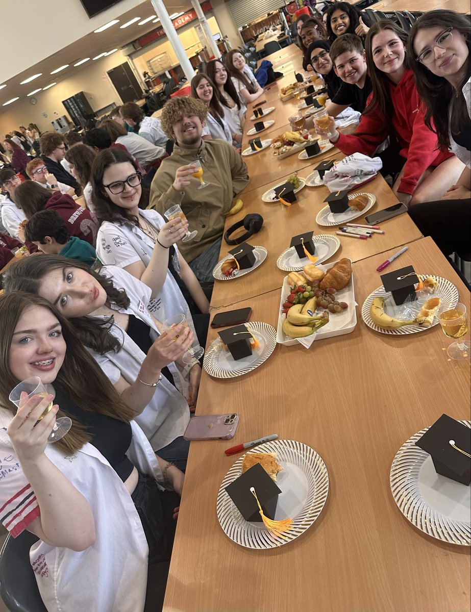 HermitageAcad's tweet photo. The class of 2026 enjoying their last day @hermitageacad What a simply fantastic bunch 🥰☺️🥳🤩🤪 https://t.co/t3eepGg56F