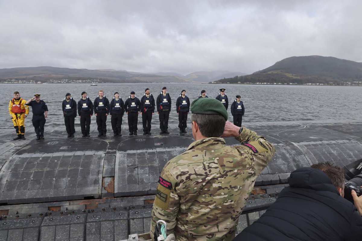 RoyalNavy's tweet image. A #RoyalNavy Vanguard Class submarine and its crew of 140 submariners sailed back to HM Naval Base Clyde on Saturday 18th April after completing another successful mission delivering the Continuous At Sea Deterrent (CASD). @RNinScotland 

Read more: royalnavy.mod.uk/news/2026/apri…