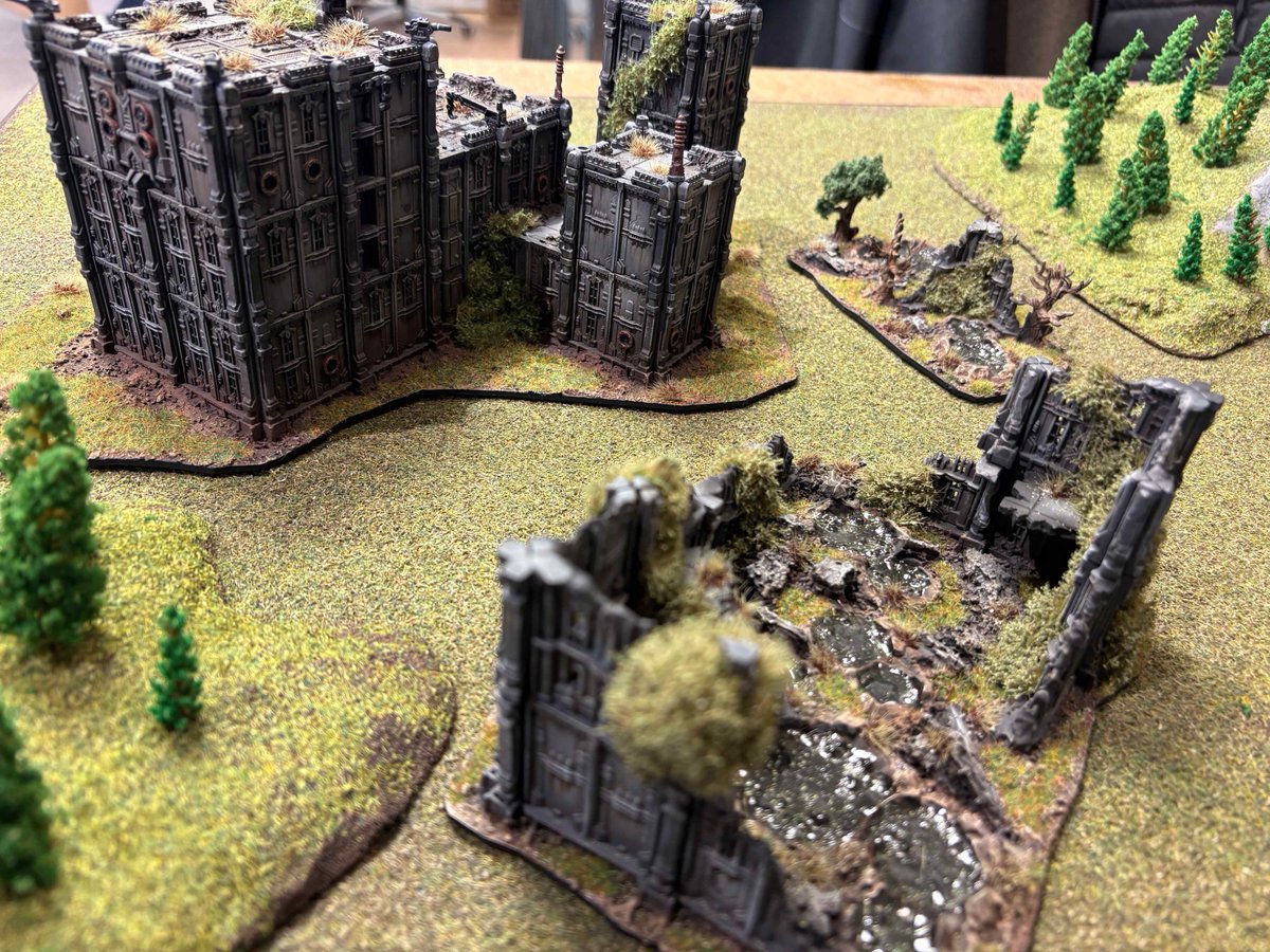 warcradlestudio's tweet photo. Did you see our new demo table at Salute this year, complete with incredible ruined terrain built and painted by our Studio Painter Leigh! That's one sorry-looking Durango!

Make sure to stop by @WaylandGames at UKGE this year for another chance to see it and play a game. https://t.co/XdiGNVouc7