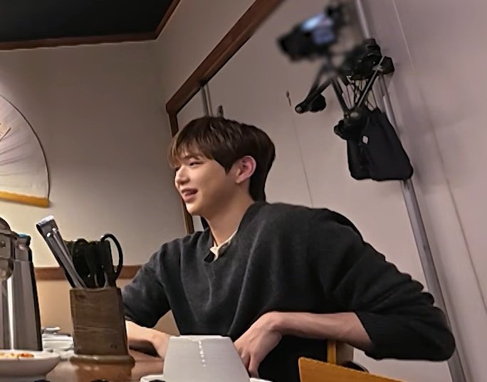 어깨가 와이리 남자