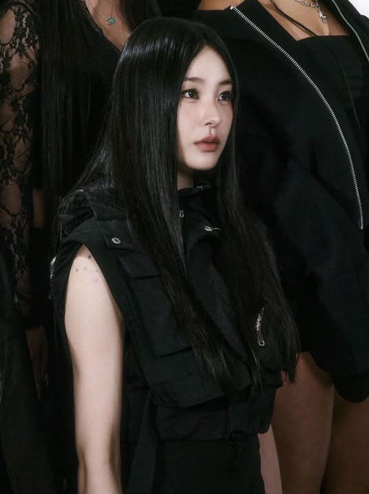 눈썹에서 턱끝까지 이어지는라인이 ㅁㅊ긔