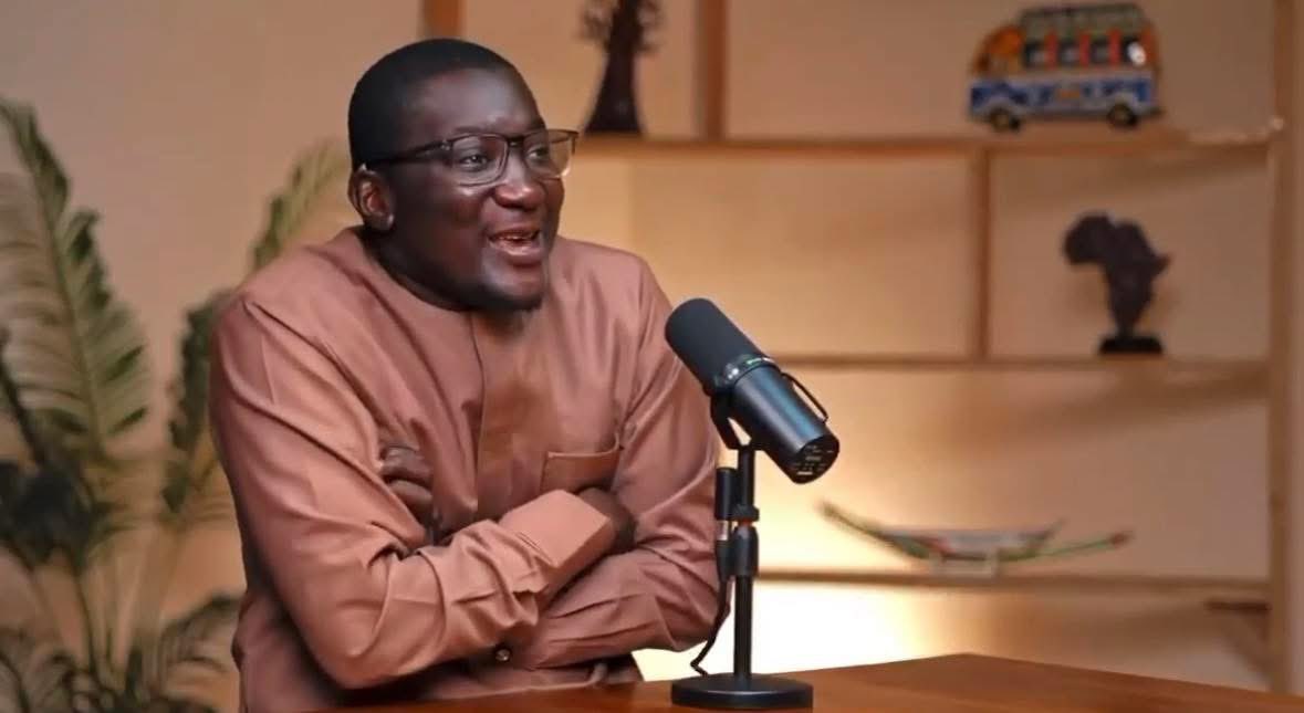 Déposer 1350 CV
Faire 25 entretiens sans suite 
Dém gnakanté ko si maçon bi journée 3000f ( 10 jours meu febar bayi)
Dém si journalier si béne usine poisson gnou war meu fay dimeu daw lo
Demander visa Canada ( rejeté après 7 mois d’attente)

Maintenant j’ai investi 1500 sur X