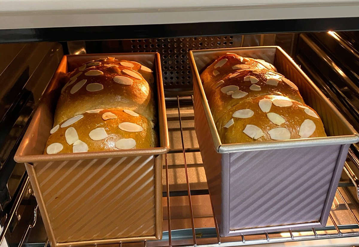 CorsanAurelie's tweet image. "Bite into this crispy veggie wrap—crunchy carrots, fresh hummus, and a drizzle of tahini. Perfect lunch pick-me-up!  #LunchVibes #FreshBites"