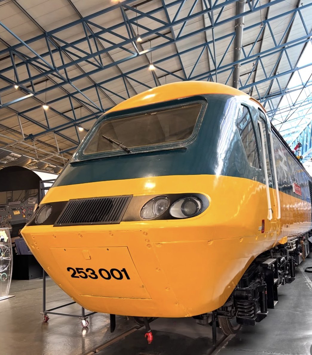 NickKeep_NKA's tweet photo. Breakfast @girl_merc @wass74 in a pan @RailwayMuseum and a wander around “Train Spotting” @carlosradioguy before this afternoons keynote about Mission Critical Mindset.
#Tuesday #Tuesdaymotivation #Breakfast #Trains #MoreTrain https://t.co/aR1wllTWa6