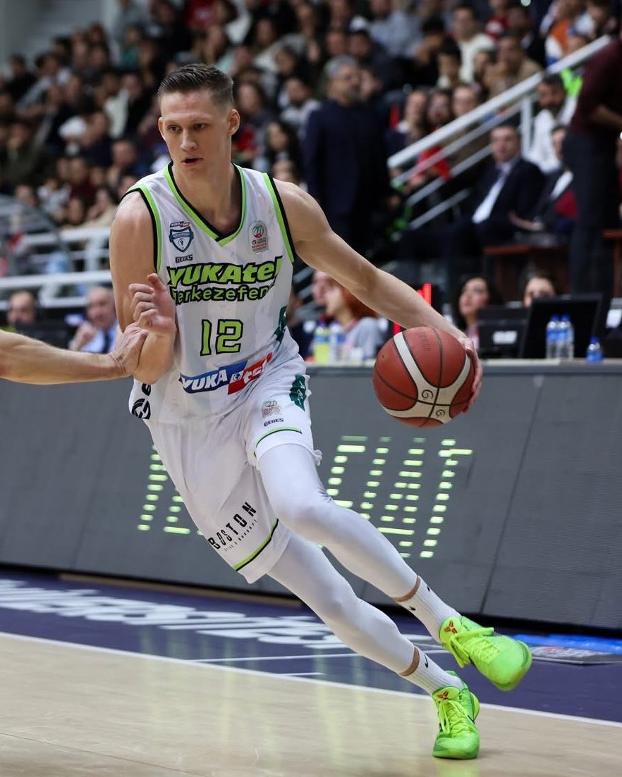 💥 İDDİA: Galatasaray MCT Technic, son üç sezondur aralıklı zamanlarla Basketbol Süper Ligi’nde Yukatel Merkezefendi Basket’te oynayan Belçikalı uzun forvet Vrenz Bleijenbergh ile anlaştı.

26 yaşındaki isim bu sezon 18 maçta 14.3 sayı, 5.9 ribaund, 4.2 asist ile oynamıştı.