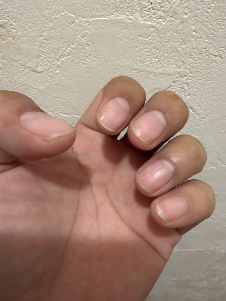 ダイソーの爪ブラシです。キャンプあるあるの「帰ったら全爪真っ黒」がすんなり落ちます。
ブラシ製よりゴム製のこっちのほうが断然落ちるぞ！！！

#キャンプあるある #野あすわ #焚火会 #Bluemoment #キャンプ