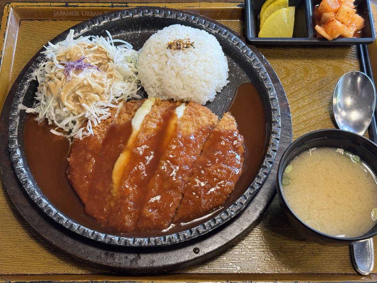 lolounerose's tweet photo. 한번쯤 이렇게 치즈 쭉 늘어나는
고치돈이 땡기는 날이 있어 https://t.co/F6SX9rtFBh