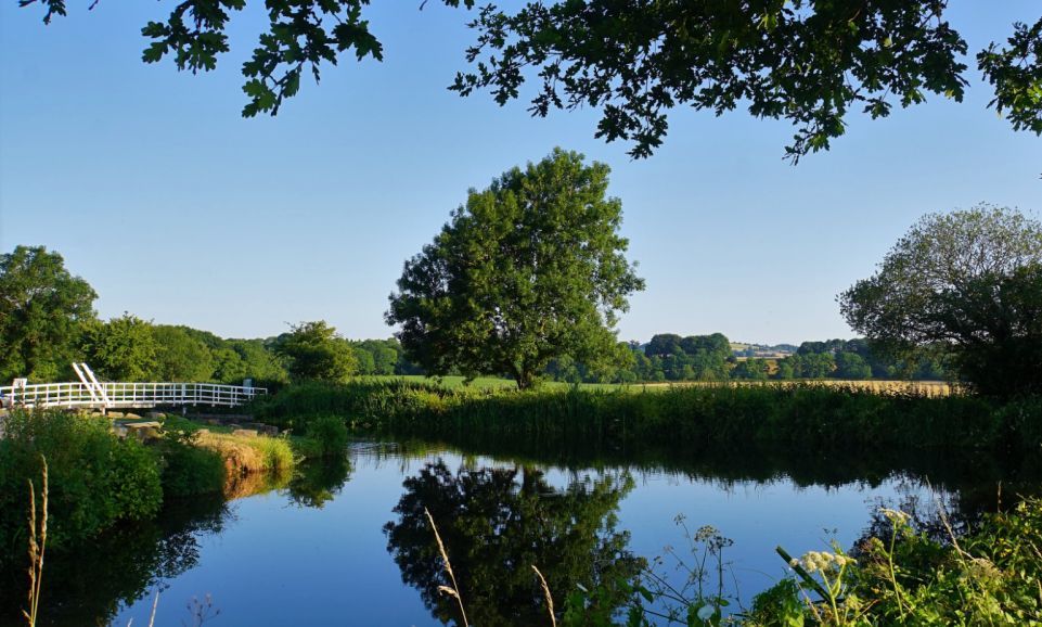 aroundaboutbrit's tweet image. Walk &amp;amp; Cycle the Devon Countryside from Pond Cottage.

Pond Cottage is a beautifully furnished luxury stone and cob detached holiday cottage, set within the grounds of a 15th century working farm.

aroundaboutbritain.co.uk/devon/9779

#PondCottage #Devon #Witheridge #Tiverton #Countryside
